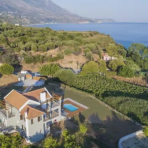 Villa Filon Ktima Beachfront Upscale, Karavados